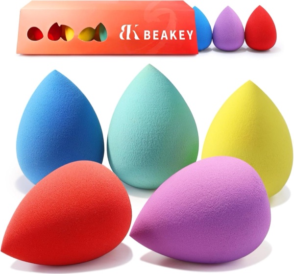Cinq éponges à maquillage BEAKEY de couleurs différentes
